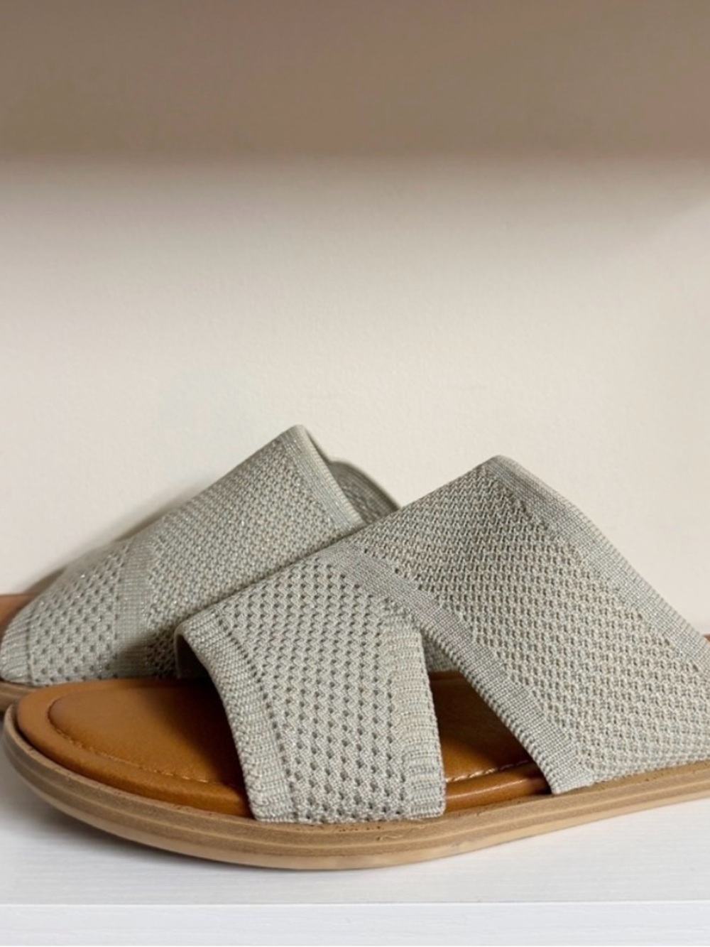 Lucky Brand Nekoda Flat Sandals in Tan Size 10